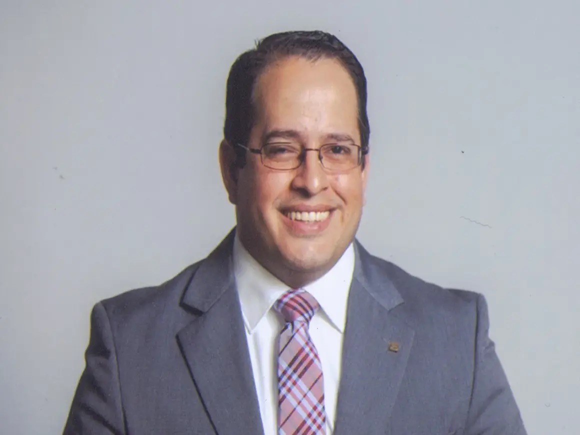 Elimael Avilés-Pastrana Headshot